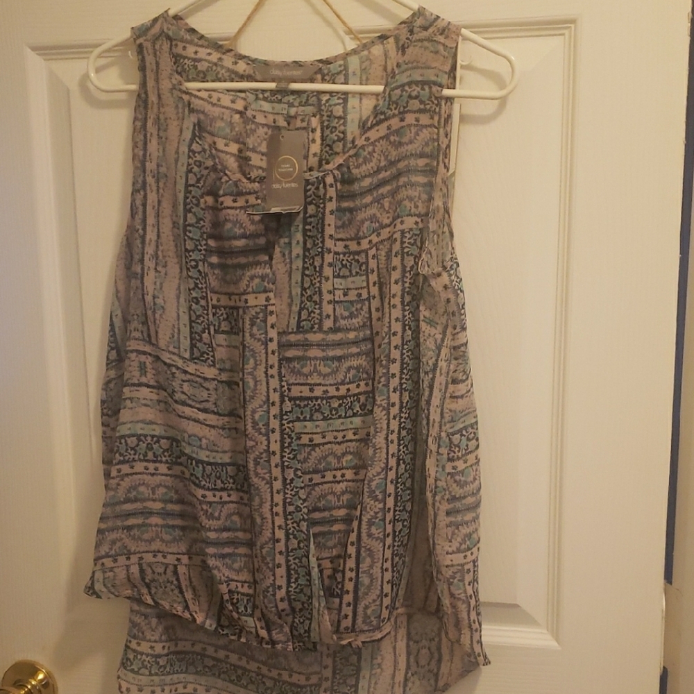 Daisy Fuentes Brown and Tan Tie Front Blouse